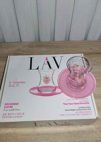 Pembe Kalp Desenli Çay Bardağı ve Tabak Seti - Görsel 2