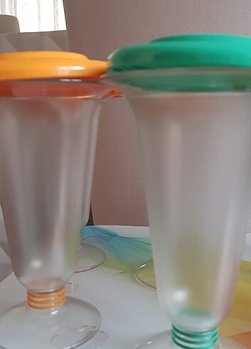 Beden çeşitli Renk Tupperware kapaklı tatlı, dondurma kabı