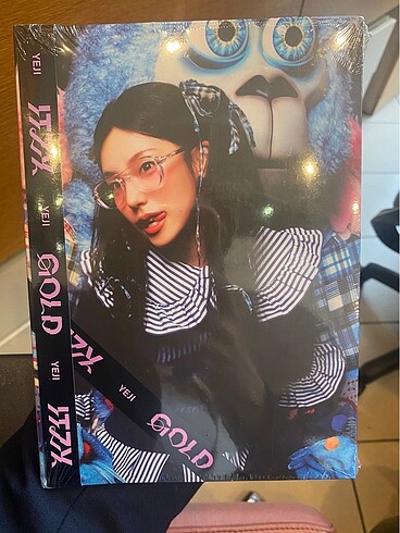 İtzy Gold Yeji Digipack