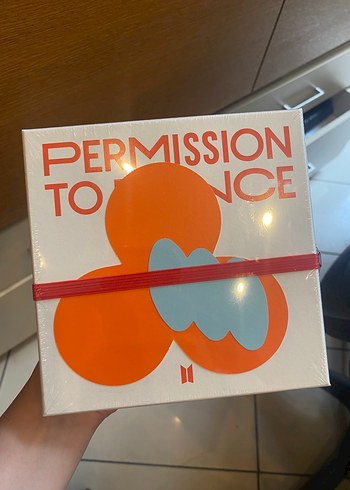 Permission to Dance Sanat Kitabı