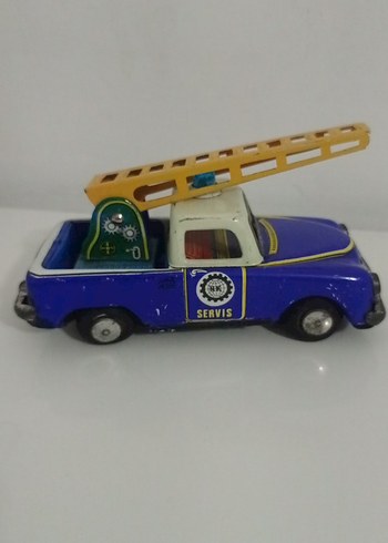 Mavi Renkli Oyuncak İtfaiye Aracı