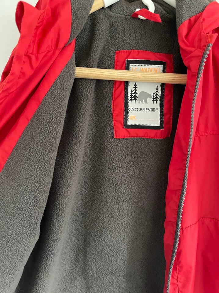 Kırmızı yağmurluk ince mont - Görsel 3