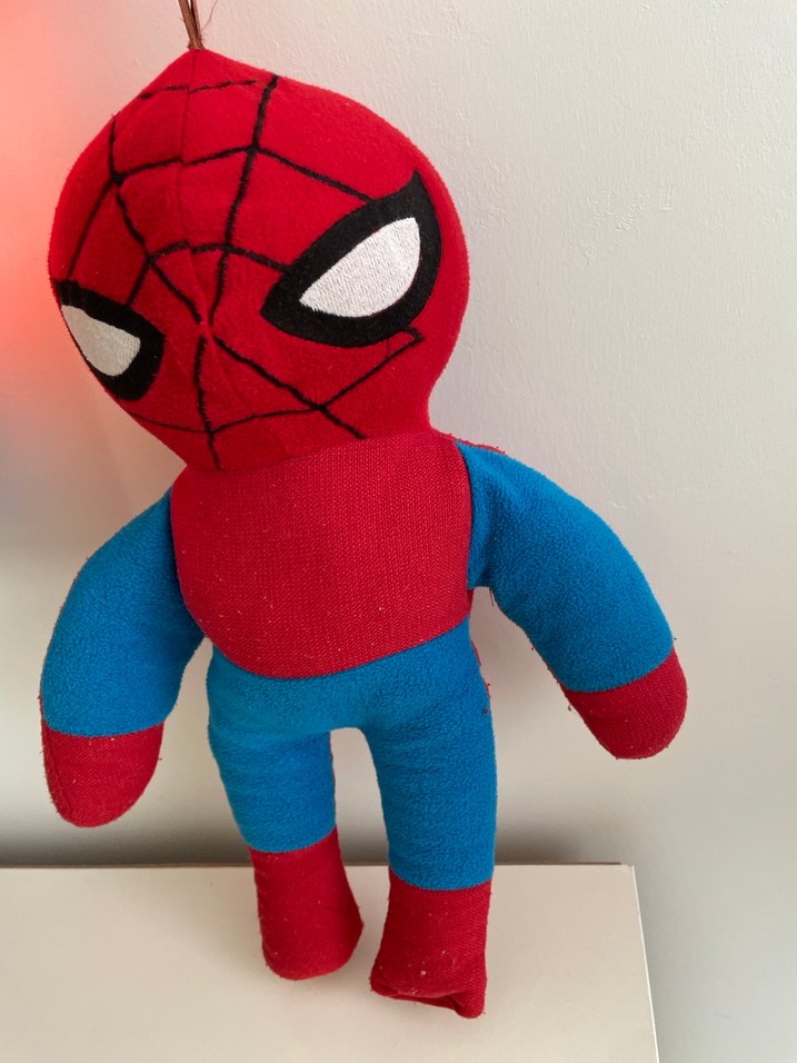 Renkli Örümcek Adam eskımeler var sert dokulu - Görsel 2