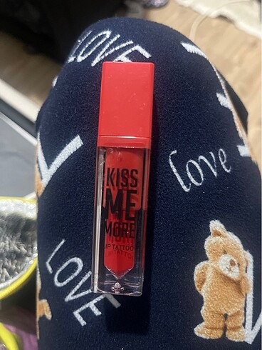 Flormar kiss me more Kırmızı 11 Candy