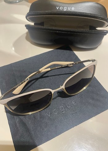 Beden Vogue Gri Kadın Güneş Gözlüğü Velcro Detaylı
