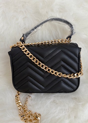 Zara Zincir Detaylı Siyah Yılan Desenli Deri Çanta