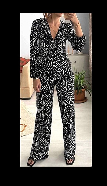 Trendyol & Milla Zebra desenli tulum