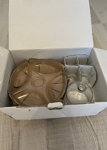 Paşabahçe 4bölmeli servis tabağı 4 cay bardağı ve bir şekerlik - Görsel 2