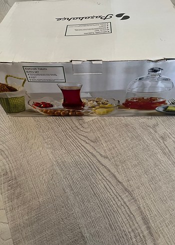 Paşabahçe 4bölmeli servis tabağı 4 cay bardağı ve bir şekerlik - Görsel 3