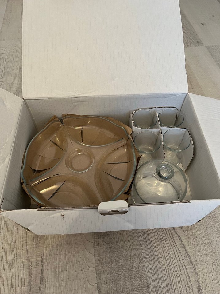 Paşabahçe 4bölmeli servis tabağı 4 cay bardağı ve bir şekerlik - Görsel 2