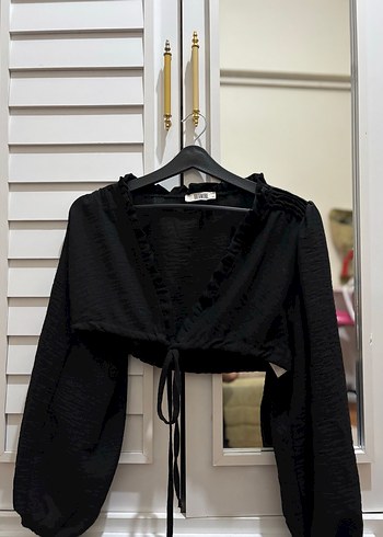 Uzun Kollu, V Yaka, Fırfırlı Siyah Bluz - Görsel 2