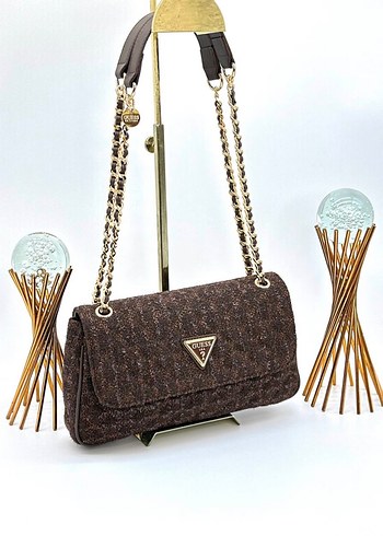 Guess Zincir Charmlı Çanta - Görsel 3