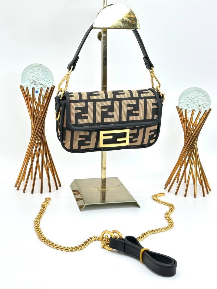 Fendi Baguette Çanta - Görsel 3