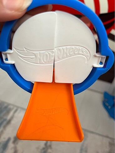 Hot wheels araba kaydırağı