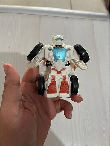 Arabaya dönüşen factory - Görsel 2