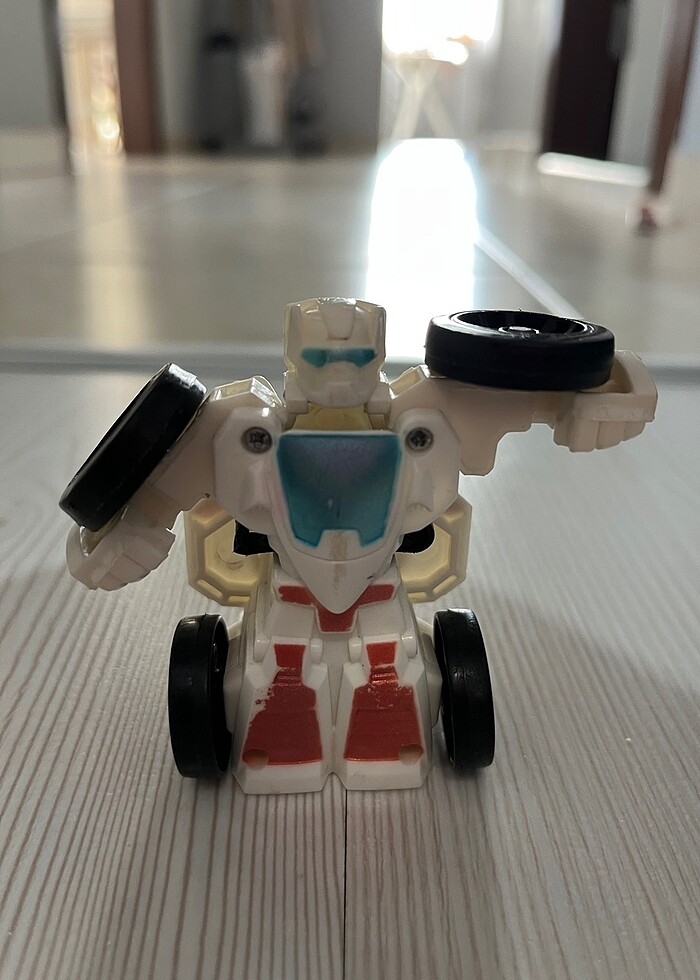 Arabaya dönüşen factory - Görsel 3