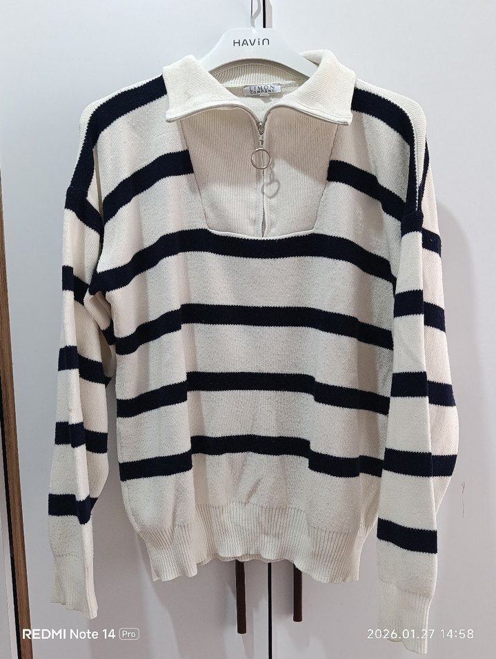 Çizgili Yakalı Kadın Triko Kazak - Görsel 2