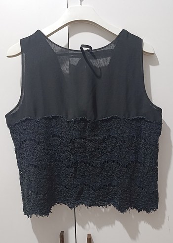 Siyah Dantelli V Yaka Kolsuz Mini Top - Görsel 4