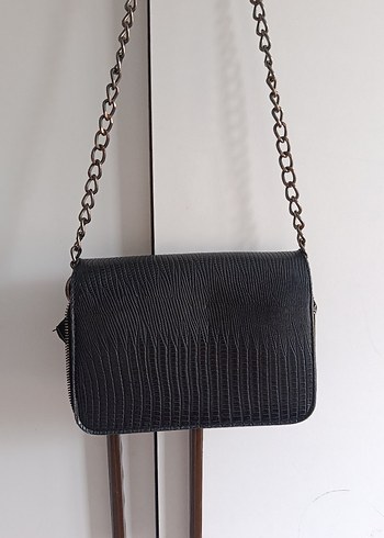 Zincir Detaylı Siyah Yılan Desenli Deri Çanta - Görsel 4