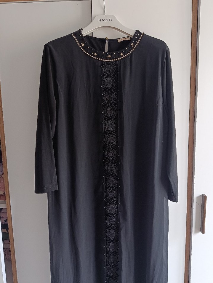 Siyah Uzun Kollu İşlemeli Kadın Elbise - Görsel 2