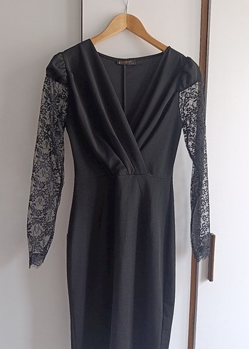 Dantel Kollu Siyah Uzun V Yaka Elbise - Görsel 5