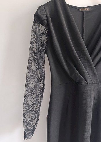 Dantel Kollu Siyah Uzun V Yaka Elbise - Görsel 2
