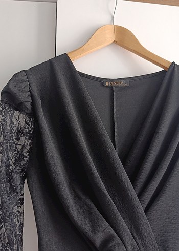 Dantel Kollu Siyah Uzun V Yaka Elbise - Görsel 4