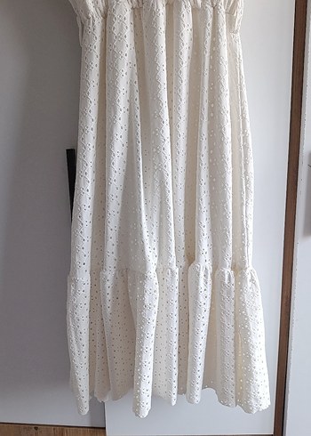 Dantel Detaylı V Yakalı Beyaz Uzun Elbise - Görsel 4