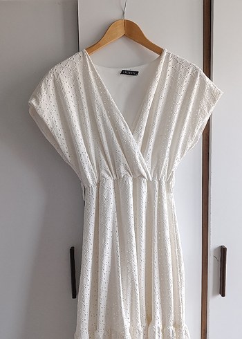 Dantel Detaylı V Yakalı Beyaz Uzun Elbise - Görsel 2