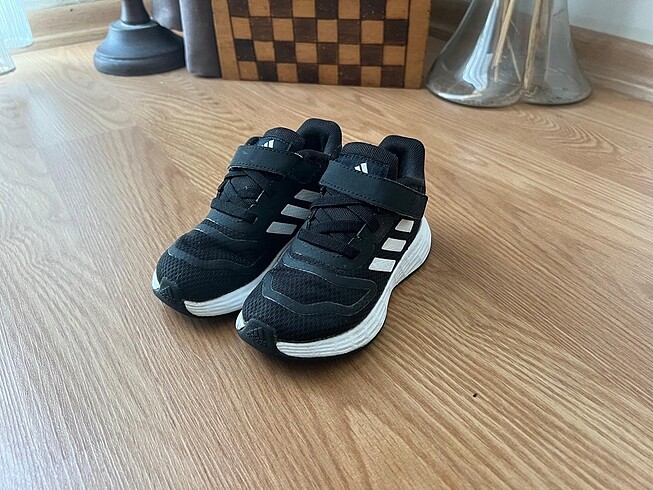 Adidas çoçuk ayakkabısı 22 numara
