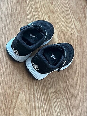 23 Beden Adidas çoçuk ayakkabısı 22 numara