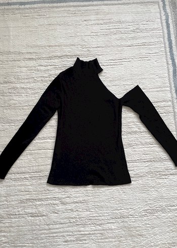 Siyah Yüksek Yakalı Omzu Açık Uzun Kollu Kadın Kazak - Görsel 2