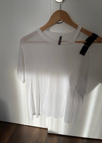 Kadın Beyaz Kısa Kollu Pamuklu Tişört - Görsel 2