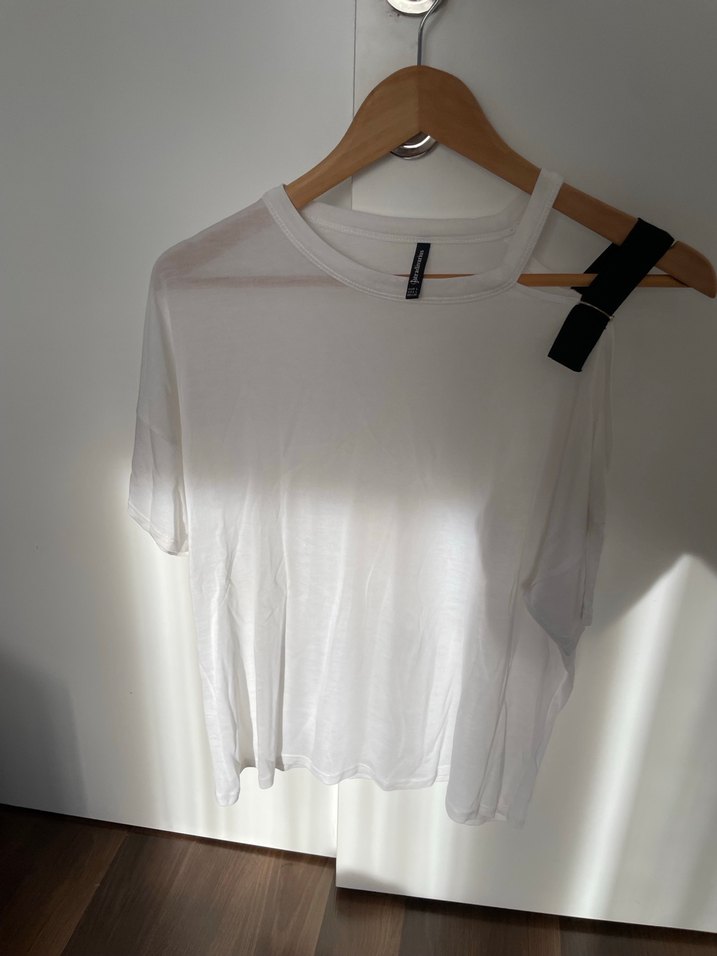 Kadın Beyaz Kısa Kollu Pamuklu Tişört - Görsel 2