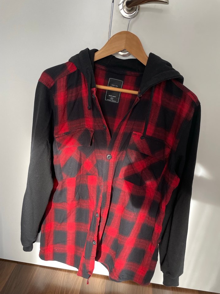 Kırmızı Kapüşonlu Uzun Kollu Salaş Gömlek - Görsel 2