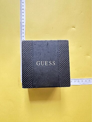 Guess saat kutusu