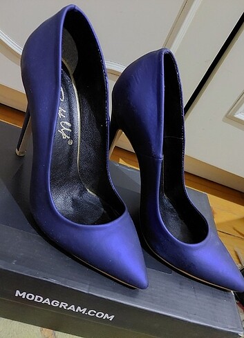 Diğer Saks mavi stiletto