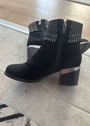 Siyah Süet Payetli Kadın Bot - Görsel 2