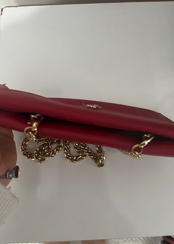 Zincir Detaylı Parlak Kırmızı Deri Kadın Çanta - Görsel 4