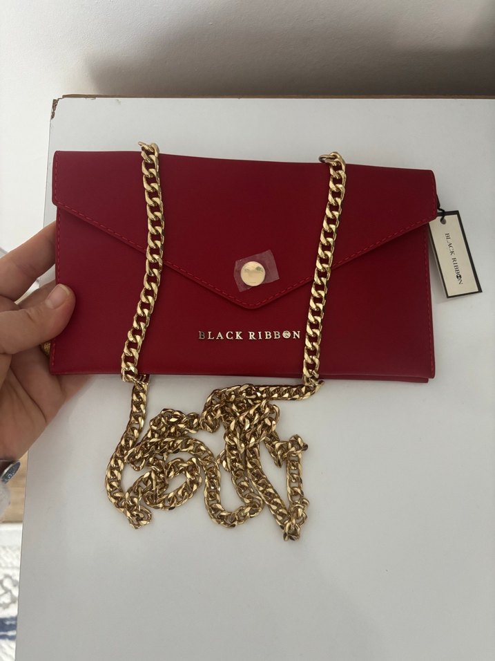 Zincir Detaylı Parlak Kırmızı Deri Kadın Çanta - Görsel 5