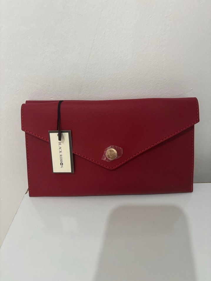 Zincir Detaylı Parlak Kırmızı Deri Kadın Çanta - Görsel 2