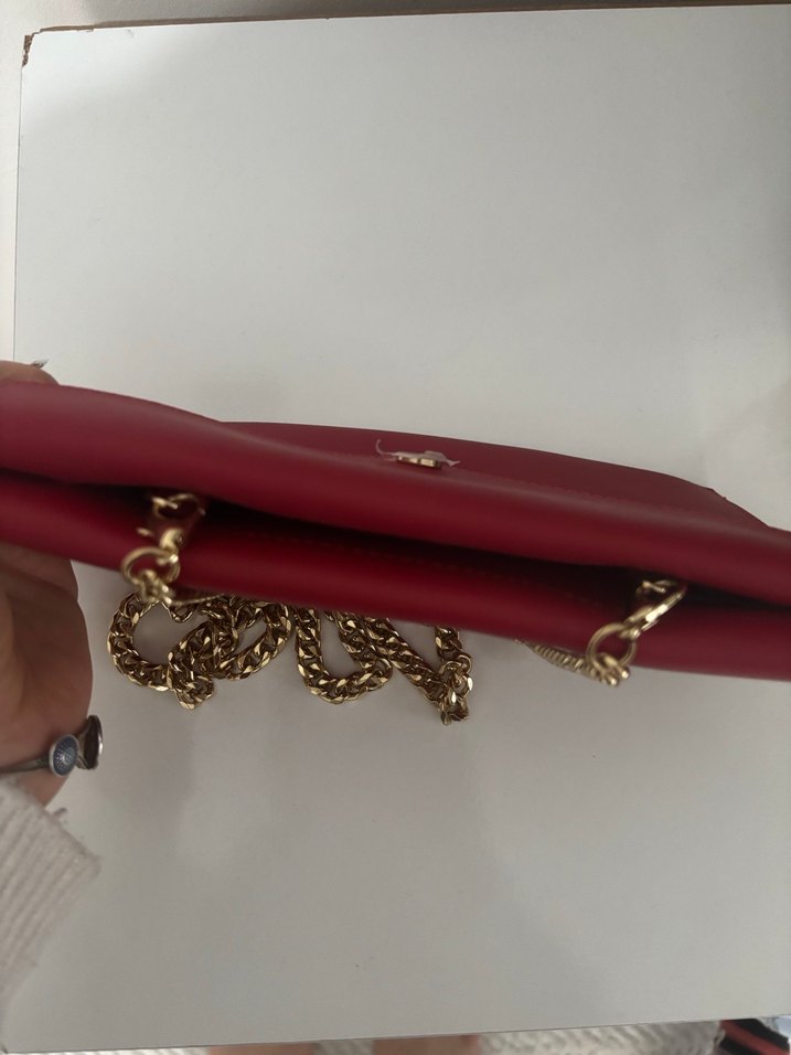 Zincir Detaylı Parlak Kırmızı Deri Kadın Çanta - Görsel 4