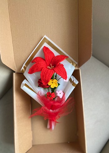 Bohem Kırmızı Örgü Çiçek Buketi - Görsel 2