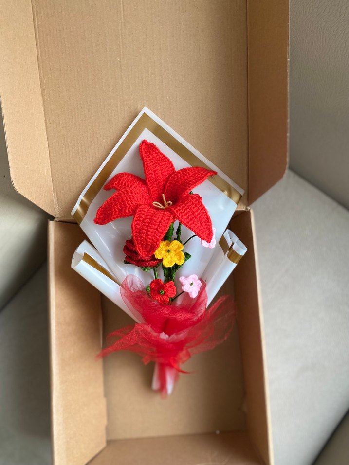 Bohem Kırmızı Örgü Çiçek Buketi - Görsel 2