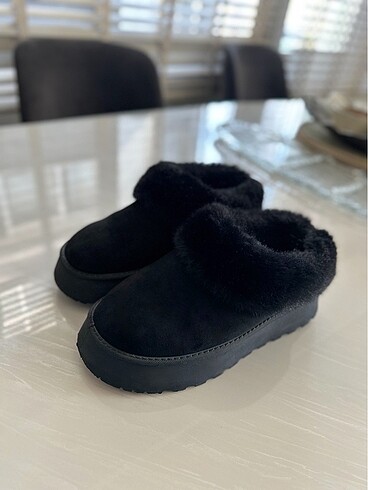 Ugg Ugg bot