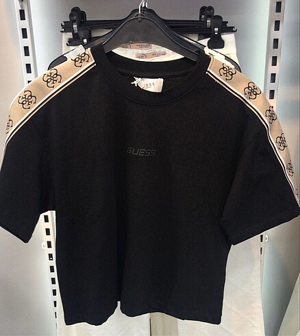 Guess tshirt