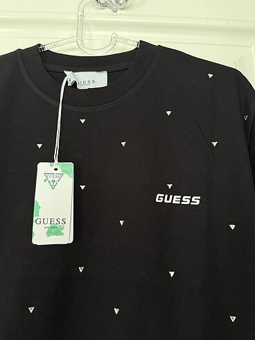 Guess Guess tshirt