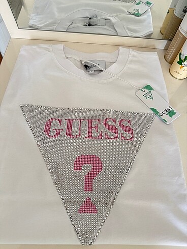 Guess Guess tshirt