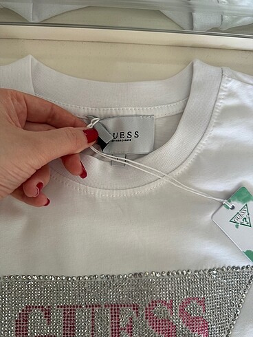 l Beden Guess tshirt