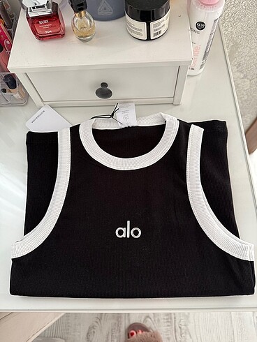 Alo tshirt